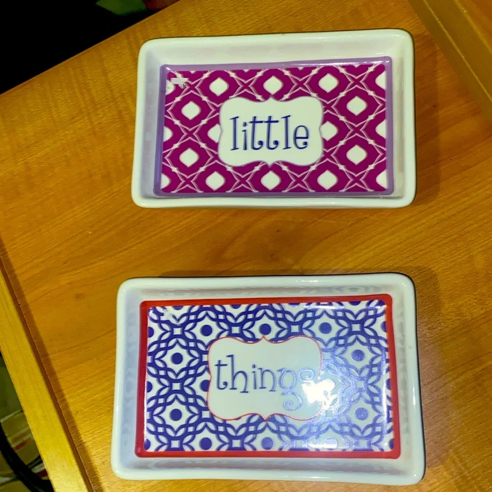 Two cute jewelry/make-up trays